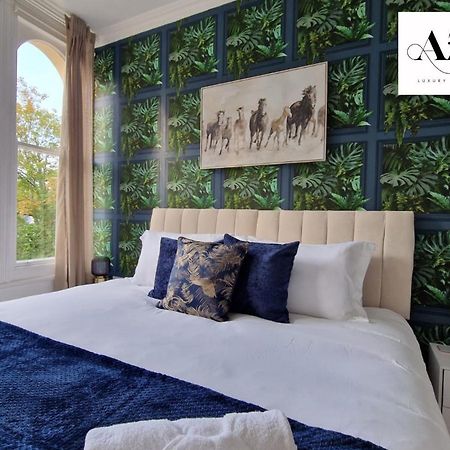 Two Bedroom Mansion House Apartment By Az Luxury Stays Newmarket With Parking And Wifi Ngoại thất bức ảnh